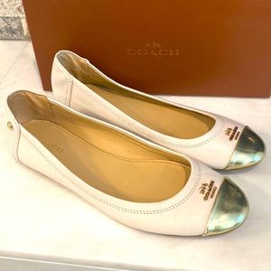 Coach Chelsea Ballet Flats Womens 6.5 M Chalk/platinum w/box included!